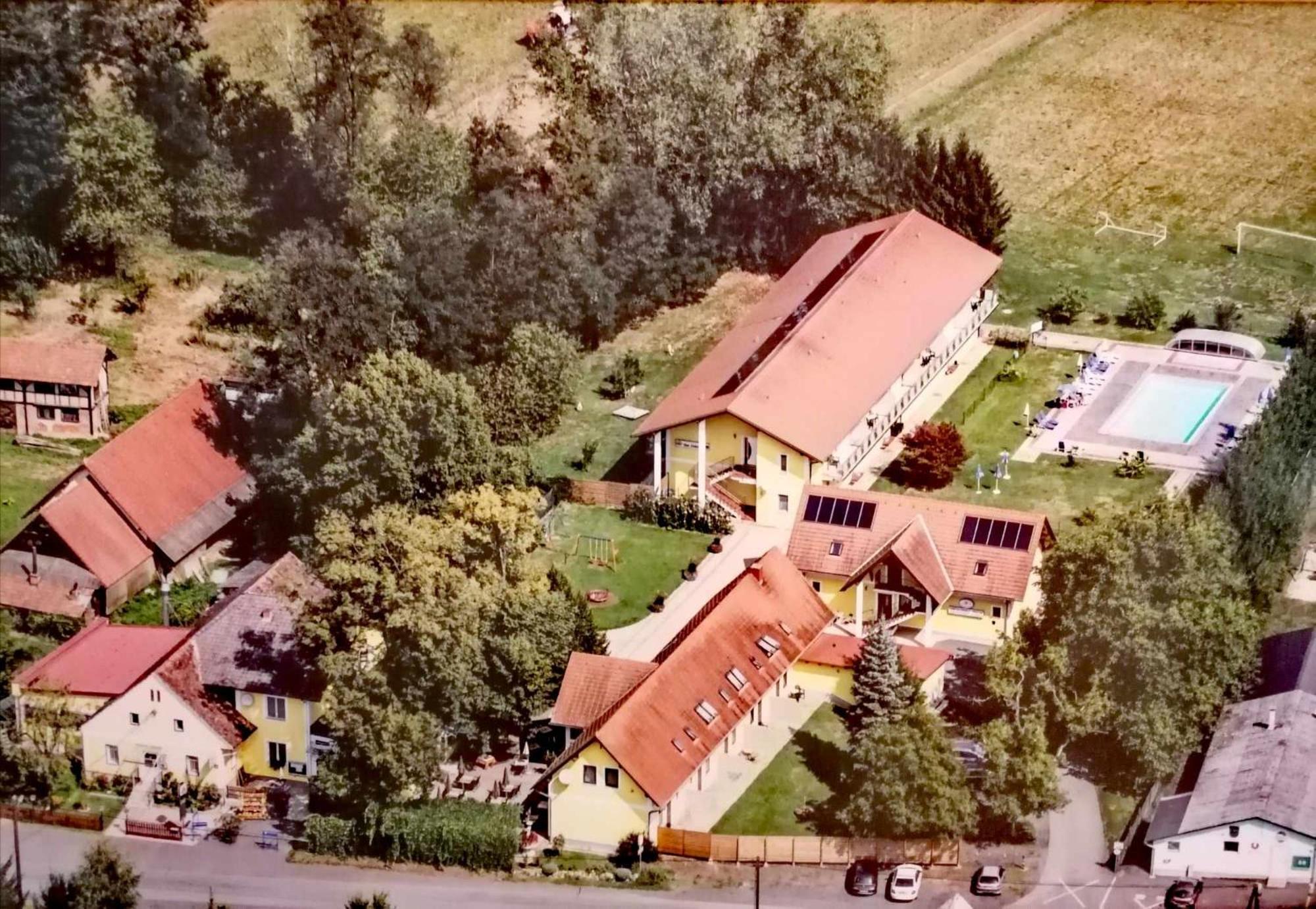 Gasthof Zum Lindenhof Bad Radkersburg Luaran gambar